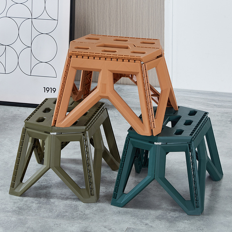 Foldable Small Plastic Stool for Home Use, Suitable for Walking, Playing Chess, Taking a Break, Portable Small Stool, Bathroom Stool, Small Folding Stool