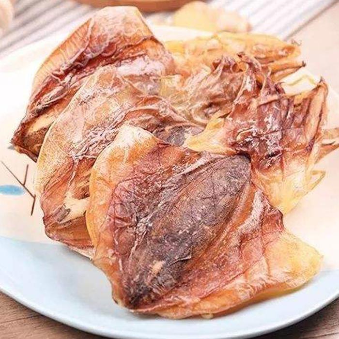 Dried Large Squid from the East Sea, Sun-Dried Seafood, Bulk Weighing of Dried Squid and Dried Fish for Soup Ingredients