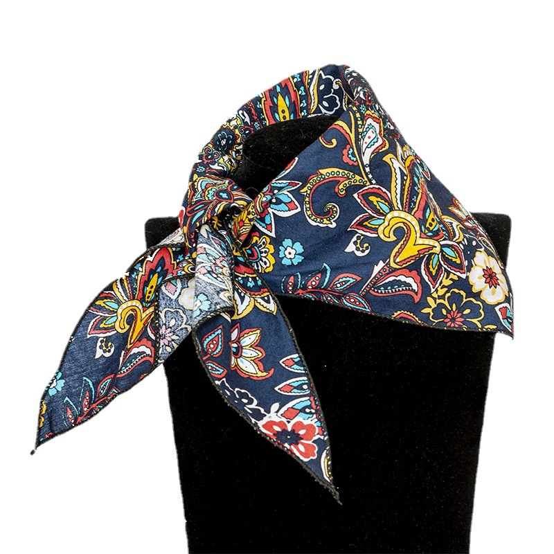 Amazon pet dog denim triangle towel cat retro pattern saliva towel big dog bib pet scarf