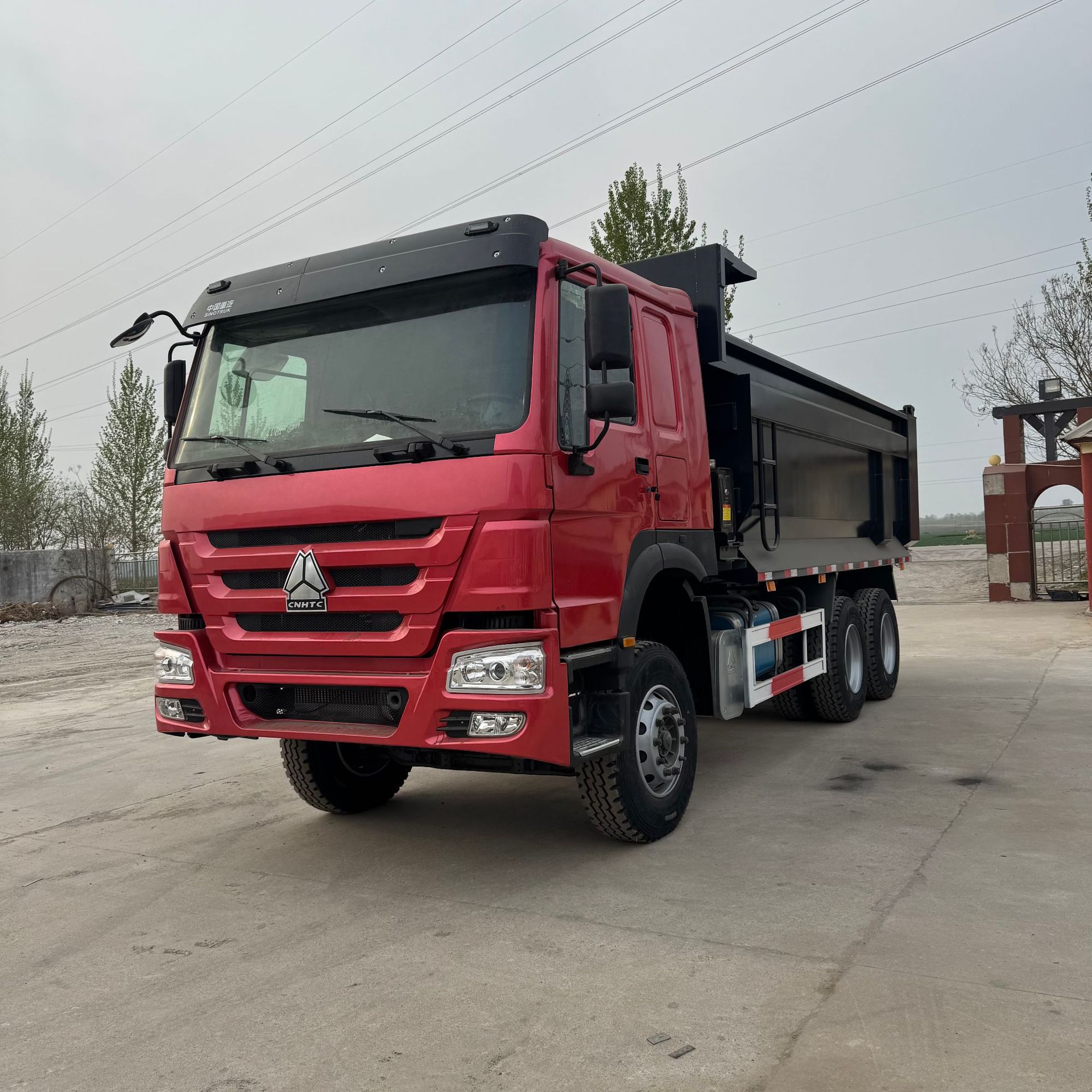 Export Africa Sinotruk Howo Rear Eight-Wheel Dump Truck National Three 371 Horsepower Haowo Dump Truck Heavy-Duty Truck