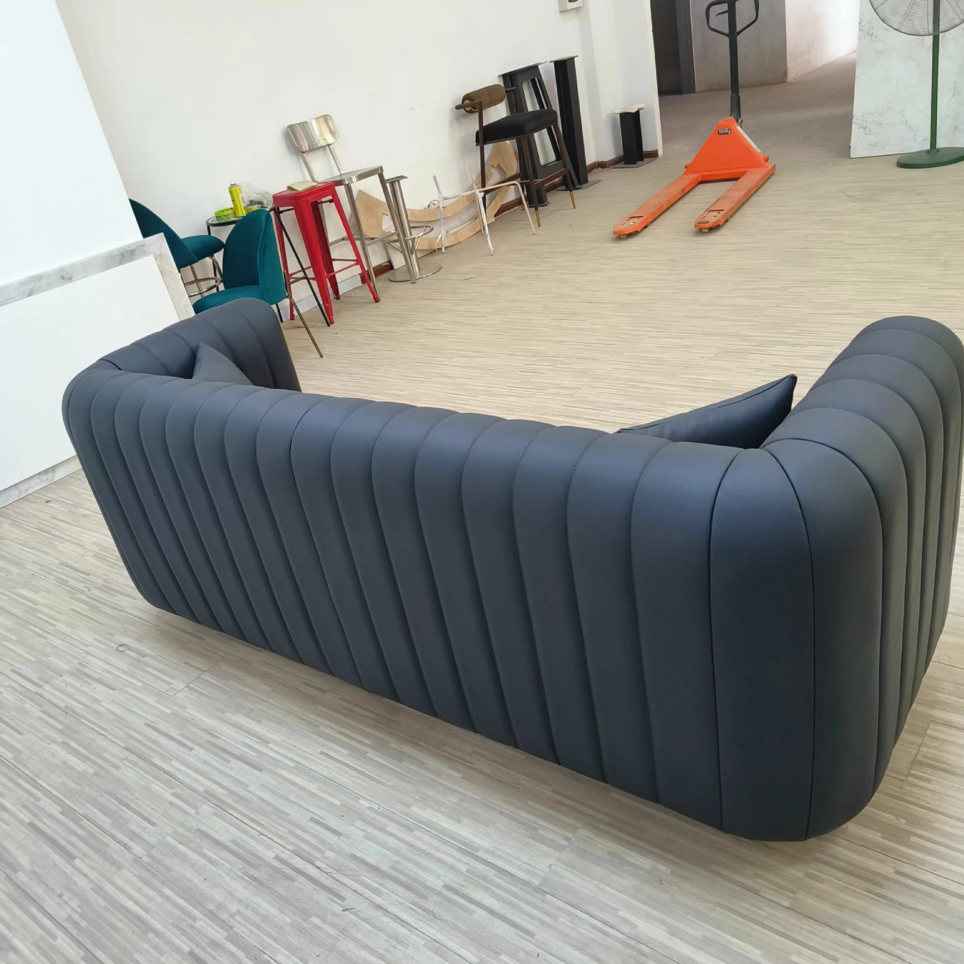 Nordic Light Luxury Ktv Leather Art Sofa Designer High-End Simple Single, Double, and Three-Person Leisure Coffee Shop Club Sofa