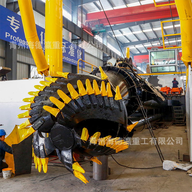 Dredging Tug Suction Boat 6inch Tug-Suction Dredger Sludge Cleaning Machinery Sand Pumping Dredging Equipment Reclamation