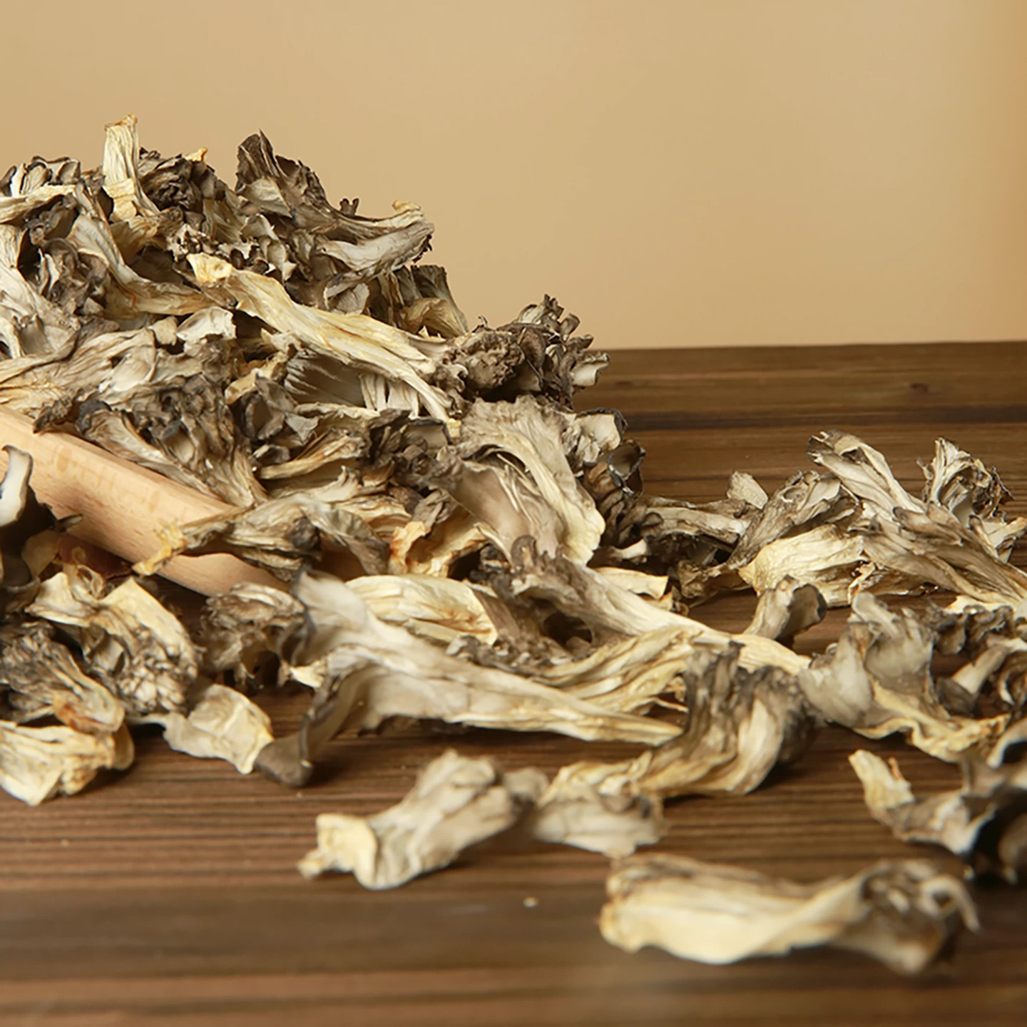 Factory direct Qingyuan ash tree flower fragments deep processing ash tree flower leftover materials auxiliary materials ash tree flower feeding