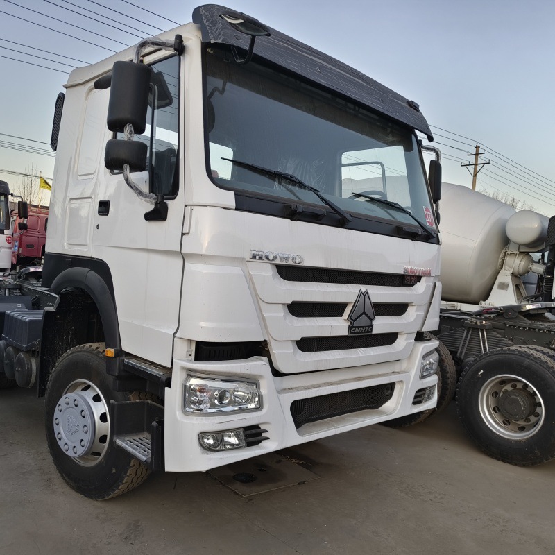 На продажу тракторная голова типа Howo 6X4 для транспортировки грузов, б/у тракторная голова Howo 375 л.с.