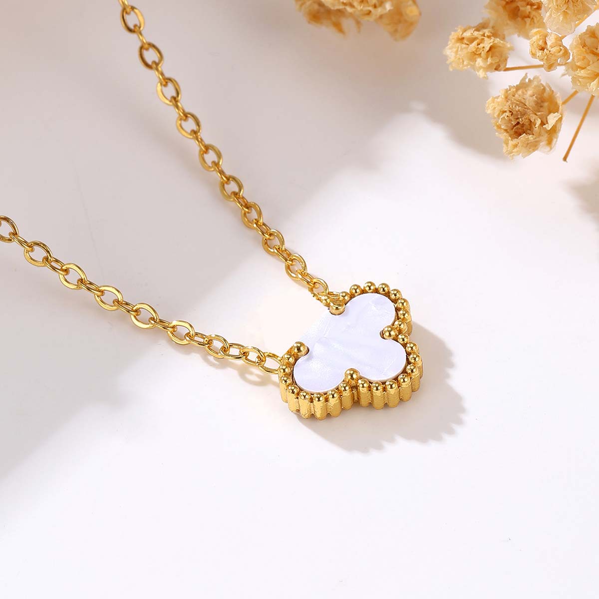 Lucky Double-Sided Clover Necklace for Women 18K Gold Simple Grade Clavicle Chain Pendant Light Luxury Fashionable Elegant