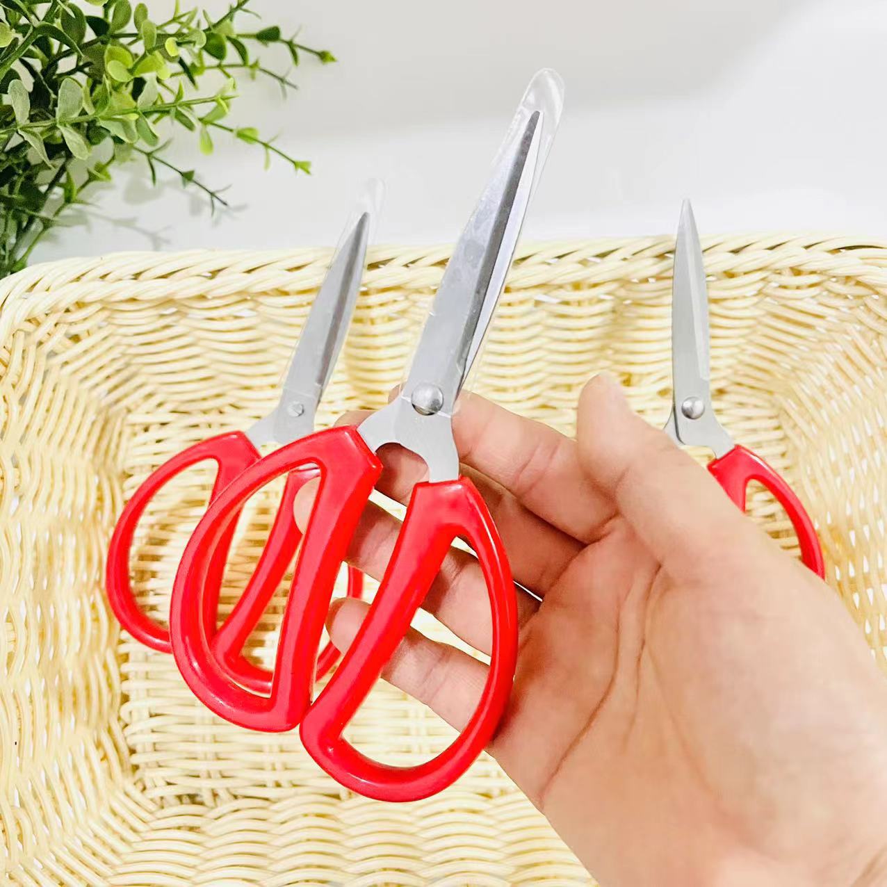 Household Scissors, Wedding Scissors, Paper Scissors, Powerful Scissors, Office Cutting, Seam Scissors, Stationery Scissors, Hand Scissors, 2 Yuan Supply