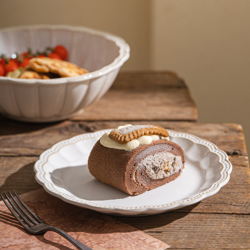 French-Style Cloud Shell Tableware Set with Embossed Ceramic Bowls and Plates for Home Use, Simple Kiln-Fired Wholesale Dessert Plates