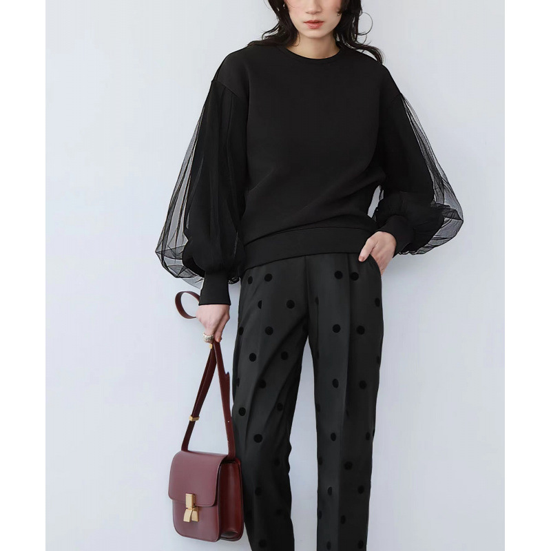 Кросс-культурный стиль, осень 2024, утонченная толстовка с сетчатыми рукавами