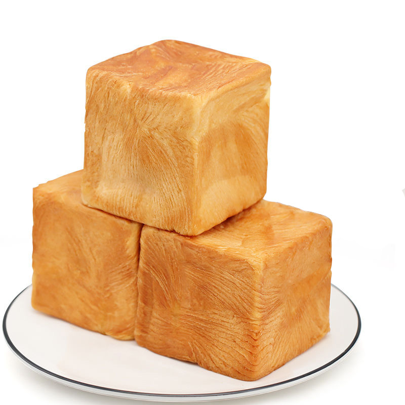 A 70 g/bag of raw wheat [raw toast hand-torn bread] snack