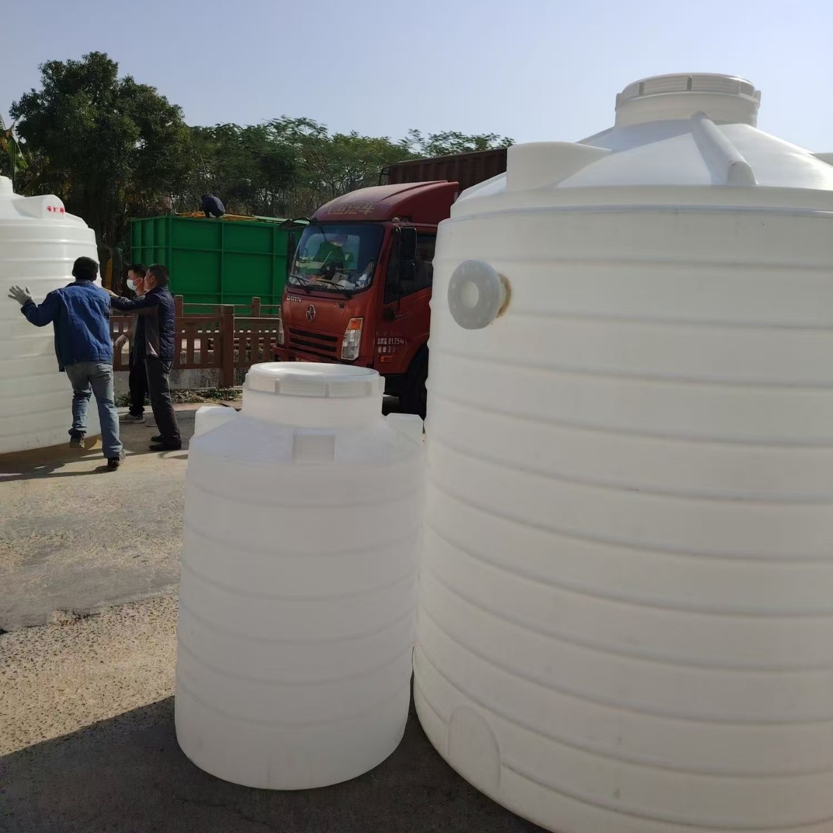 PT2000L耐酸碱搅拌罐批发工业废水循环塑料桶3T5T10吨药水复配罐