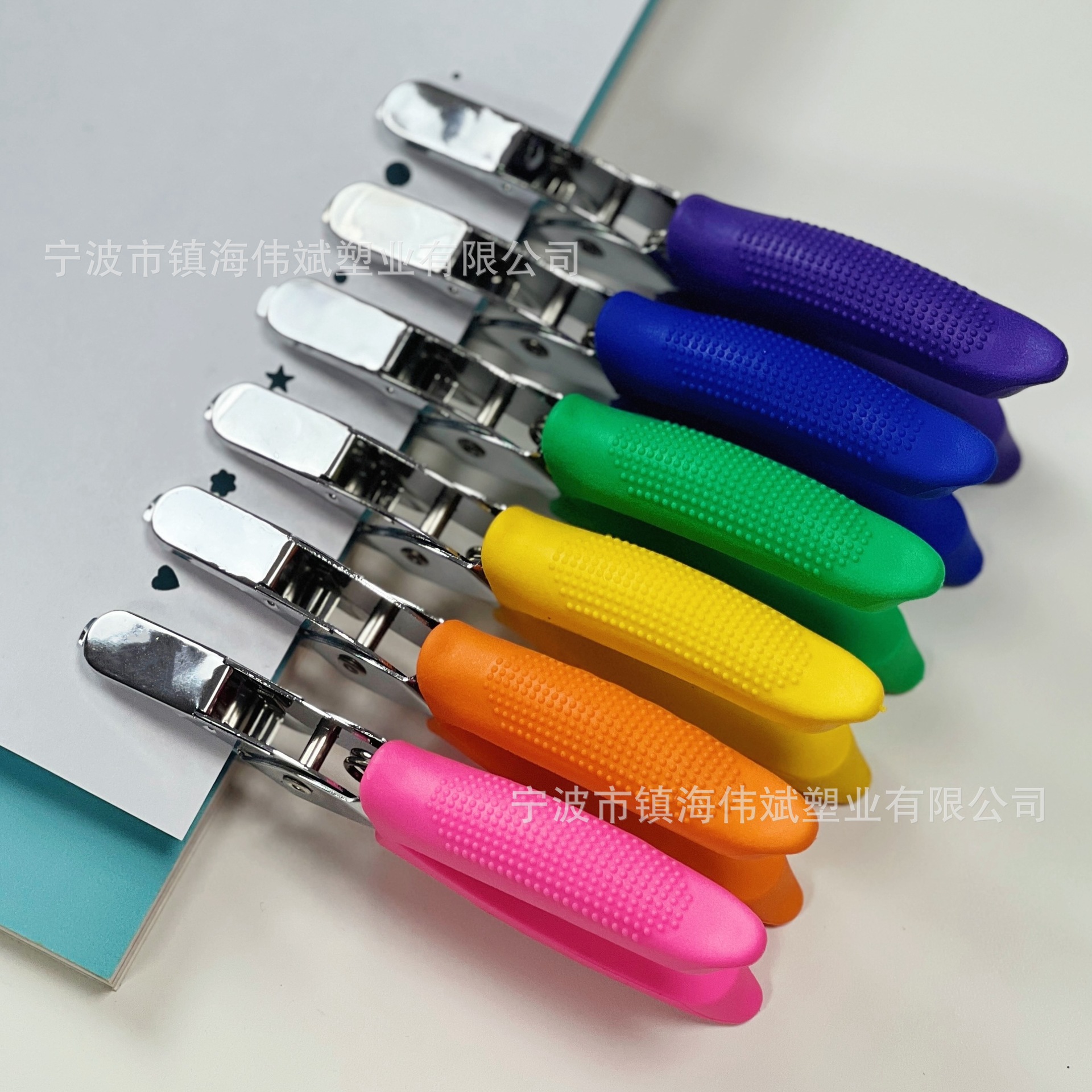 Handheld Hole Puncher with Rubberized Handle Cover, Various Patterns, Handbook Stationery, Loose-Leaf Pliers, Cross-Border Export, Heart Stars