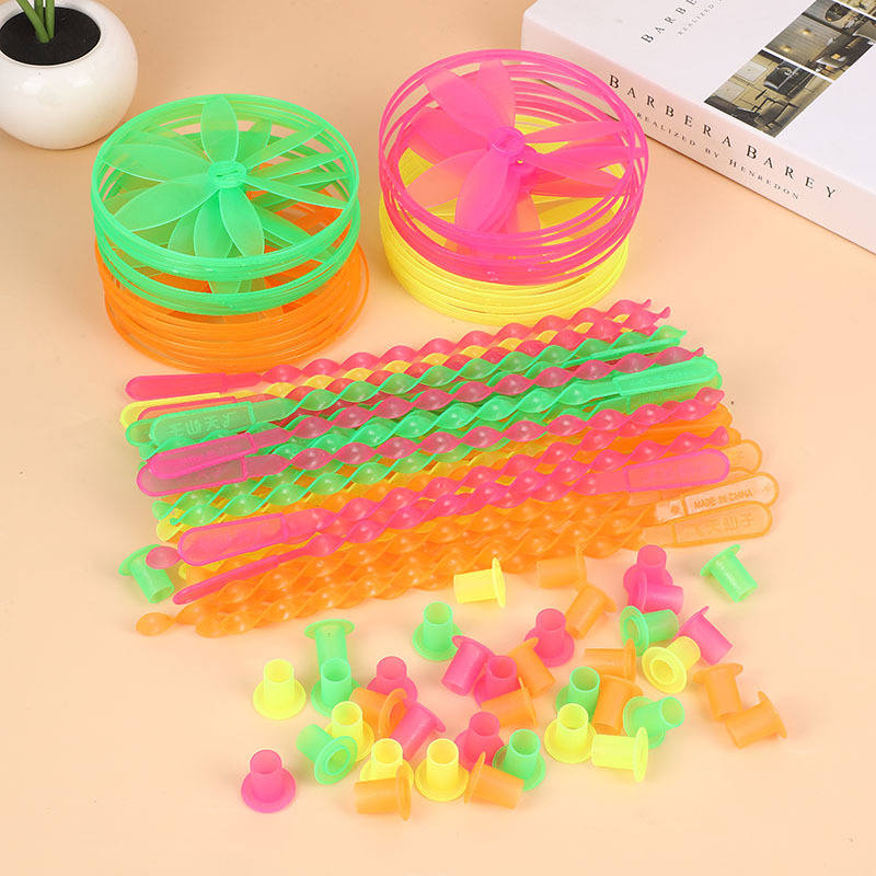 Medium-sized non-luminous flying sky fairy hand-pushed flying saucer nostalgic toys wholesale bamboo dragonfly stall push gifts