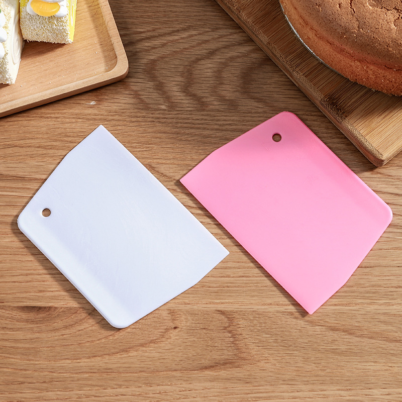 Large plastic scraper three-piece baking tool cake cream scraper plastic trapezoidal scraper thickened noodle cutter