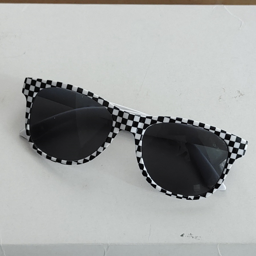 National Day Sunglasses for Adults and Children, Colorful Striped Racing Grid Sunglasses, Heat Transfer Logo Pattern