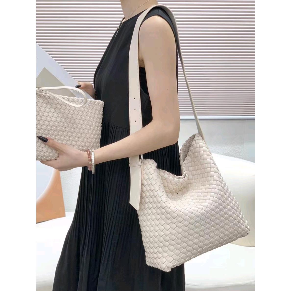 Pure Hand Woven Large Capacity Tote Underarm Bag Women's New Fashion Commuter All-match Wide Shoulder Bucket Crossbody Bag