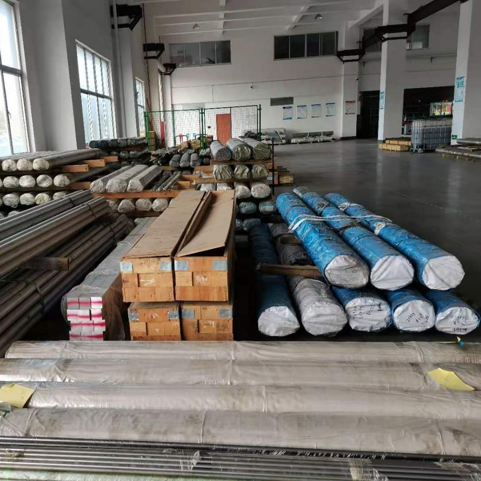 Hot-Rolled Round Steel Spot Xingcheng Special Steel Produces 40Crnimoa High-Quality Bar and Wire, Quality Assurance and Detachable Parts