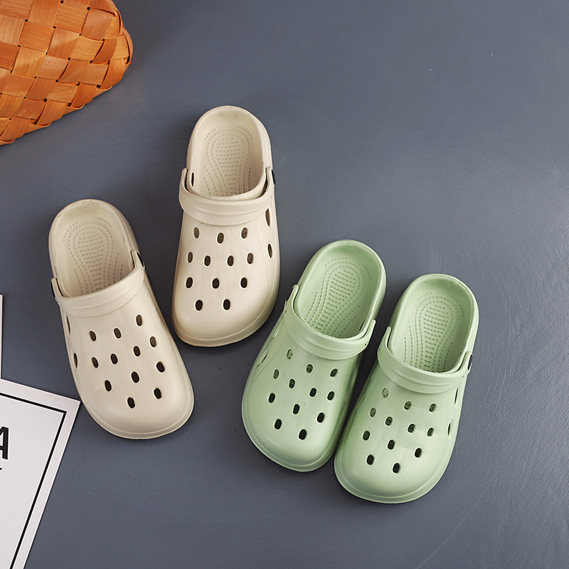 Summer New Clogs Men's Trendy Non-Slip Soft-Soled Toe-Cap Sandals Wholesale Outer Wear Thick-Soled Solid Color Beach Slippers for Women