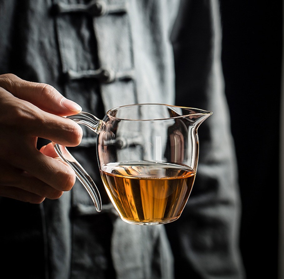 Thickened High Borosilicate Glass Transparent Color Handle Eagle Beak Penguin Exquisite Tea Sea Tea Divider Fair Cup Male Cup