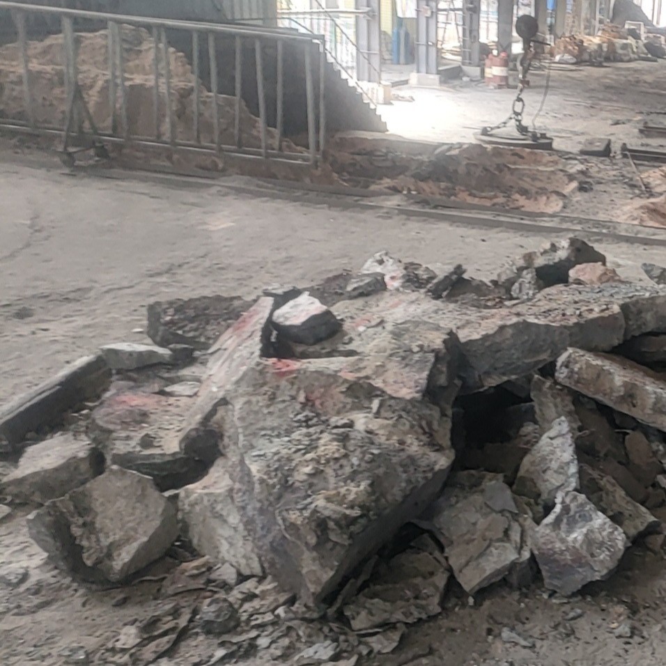 Production Source--Tungsten Iron, Originating in Hunan. Contains 6% Tungsten, 8% Manganese, 2% Copper, 3% Molybdenum, 2% Nickel