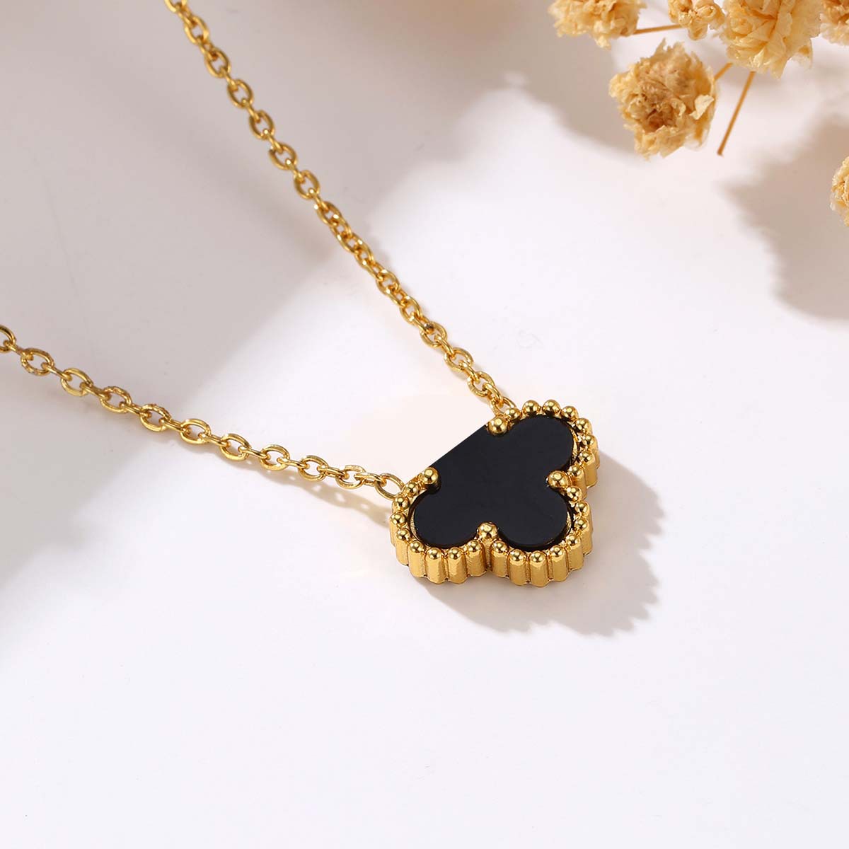 Lucky Double-Sided Clover Necklace for Women 18K Gold Simple Grade Clavicle Chain Pendant Light Luxury Fashionable Elegant