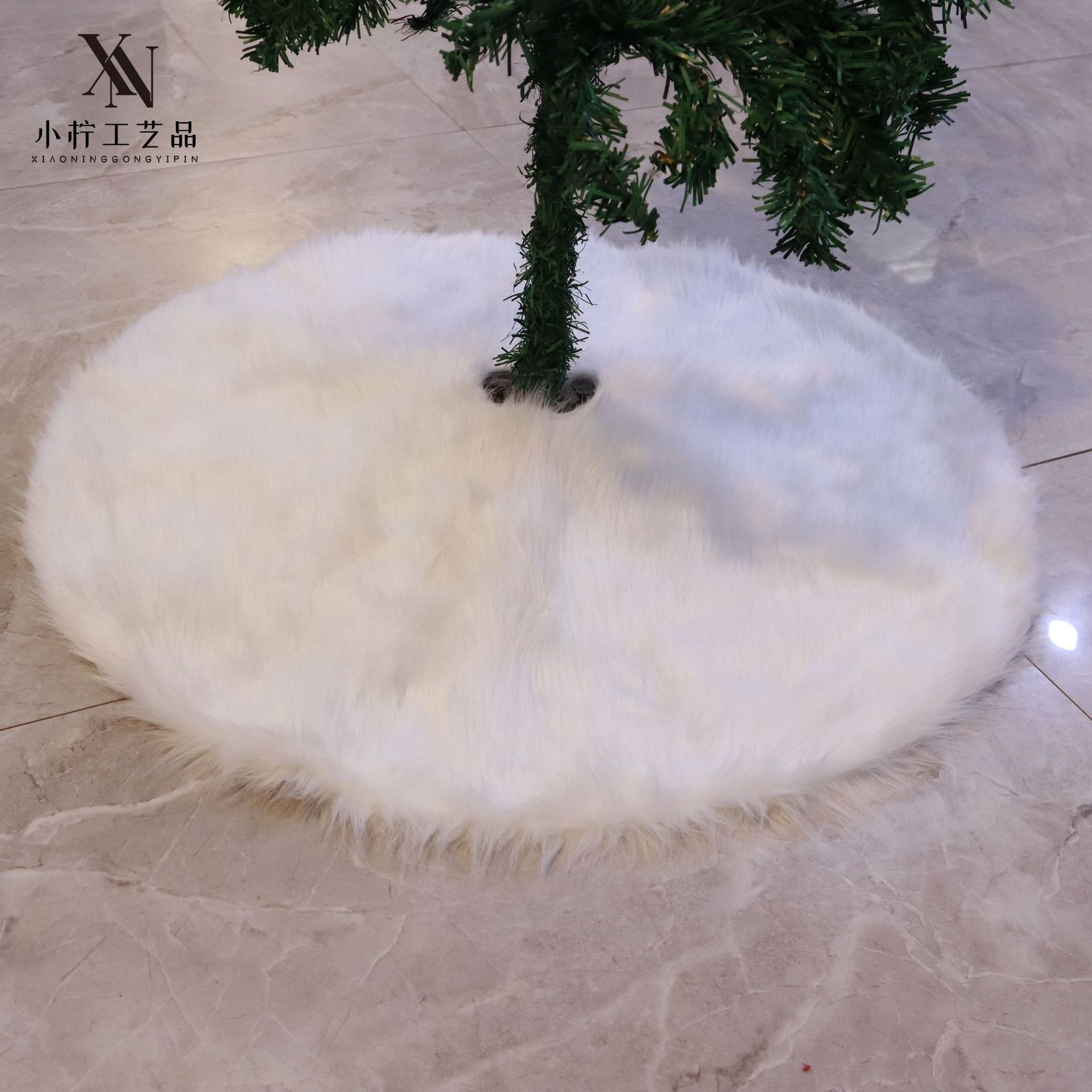 Christmas Tree Skirt Collection Embroidered with Bright Sequins Pure White Multi-Color Falling Rabbit Velvet Snowflake Long Hair Christmas Tree Skirt Group