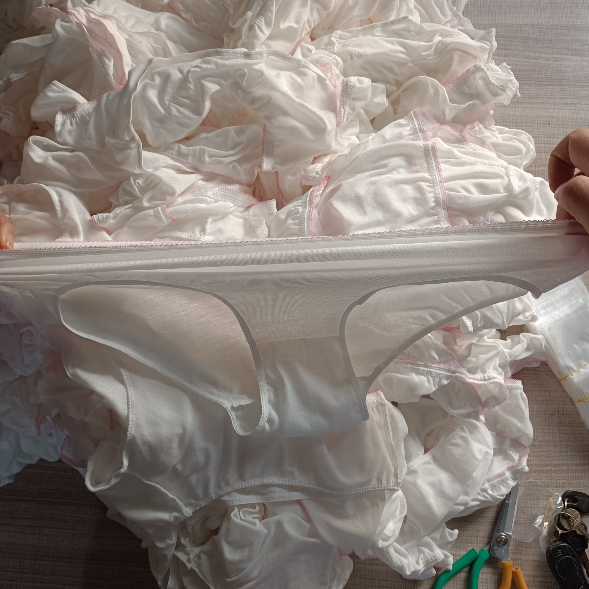 Factory wholesale disposable underwear female maternity postpartum confinement disposable underwear business trip Bath hotel wholesale