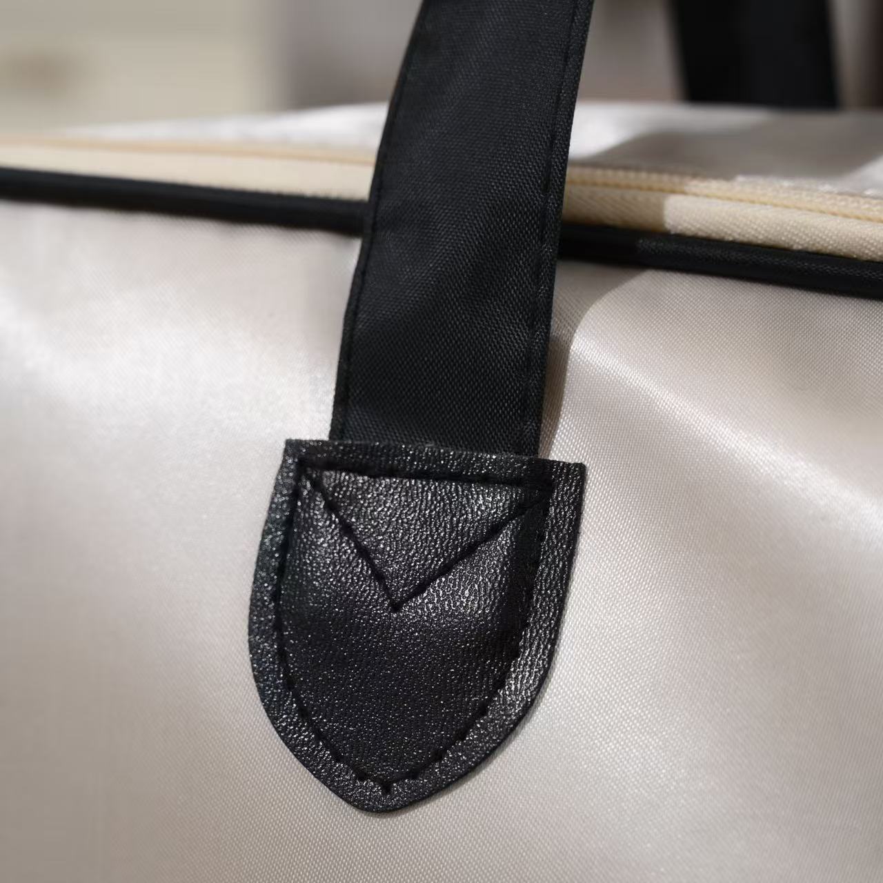 Non-Woven Bags Customized Home Textile Storage Bag Four-Piece Set Mercerized Leather Handbag Quilt Packaging Zipper Bag Wholesale