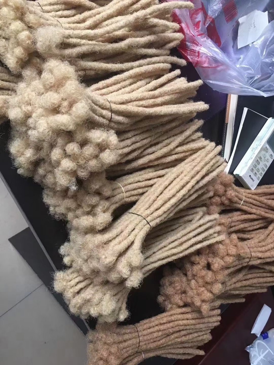 18-inch dirty braid 9 yuan per piece regardless of color