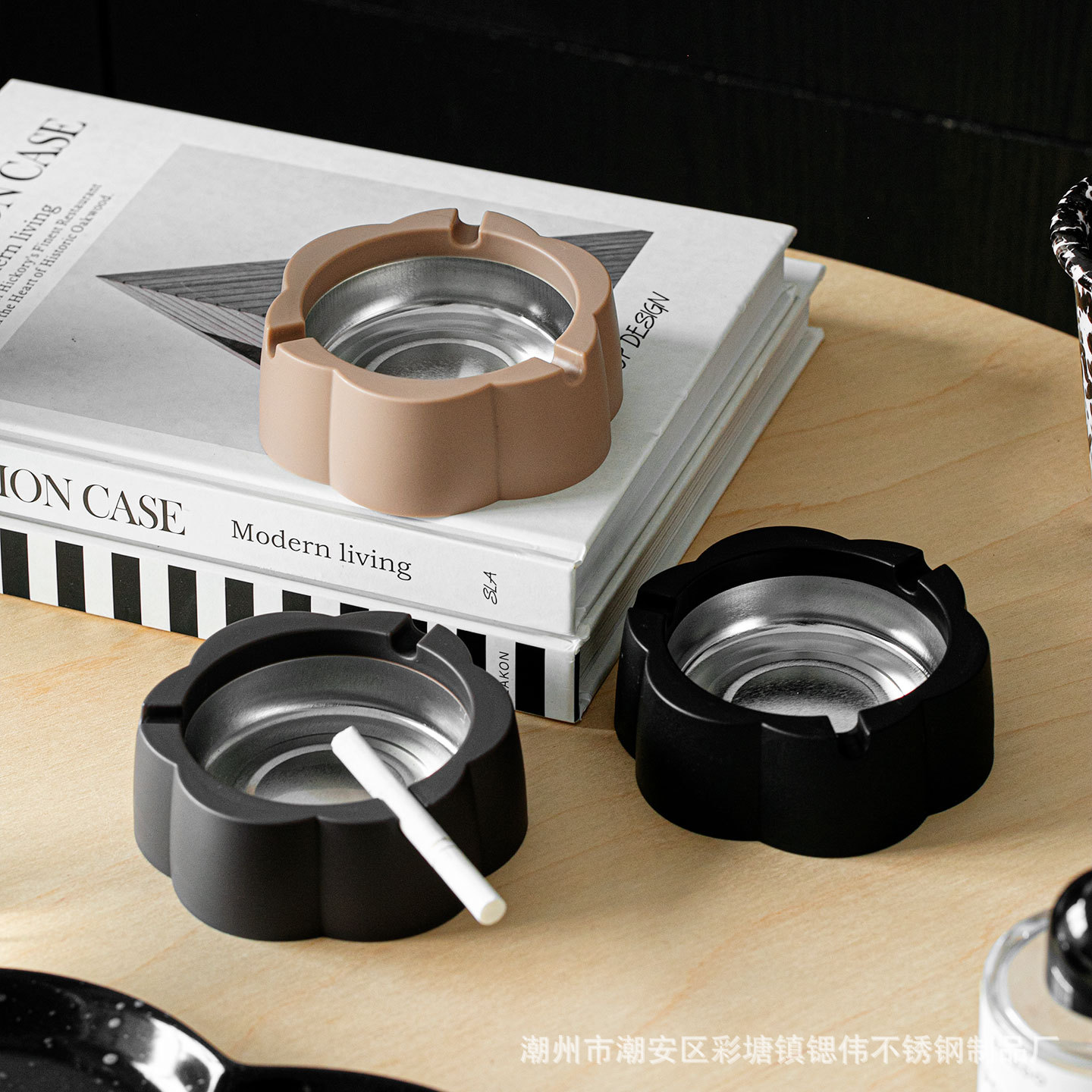 Strontium Wei SW new round three-sided ashtray portable household living room ashtray outdoor ashtray