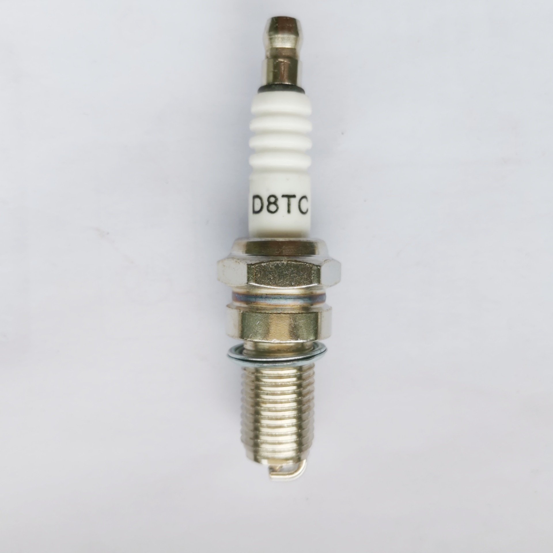 D8TC spark plug 125 motorcycle spark plug 100/110 Haojue Wuyang scooter spark plug A7T fire nozzle