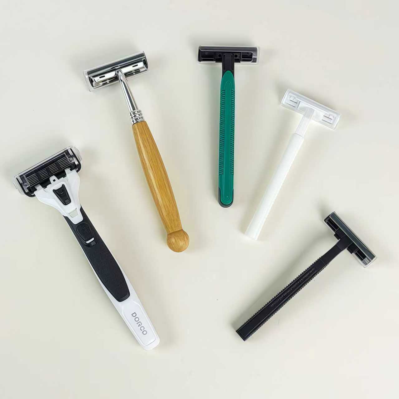 Wholesale Disposable Razors Hotel Old-Fashioned Manual Razors Hotel Travel Cleaning Supplies Set Manufacturer
