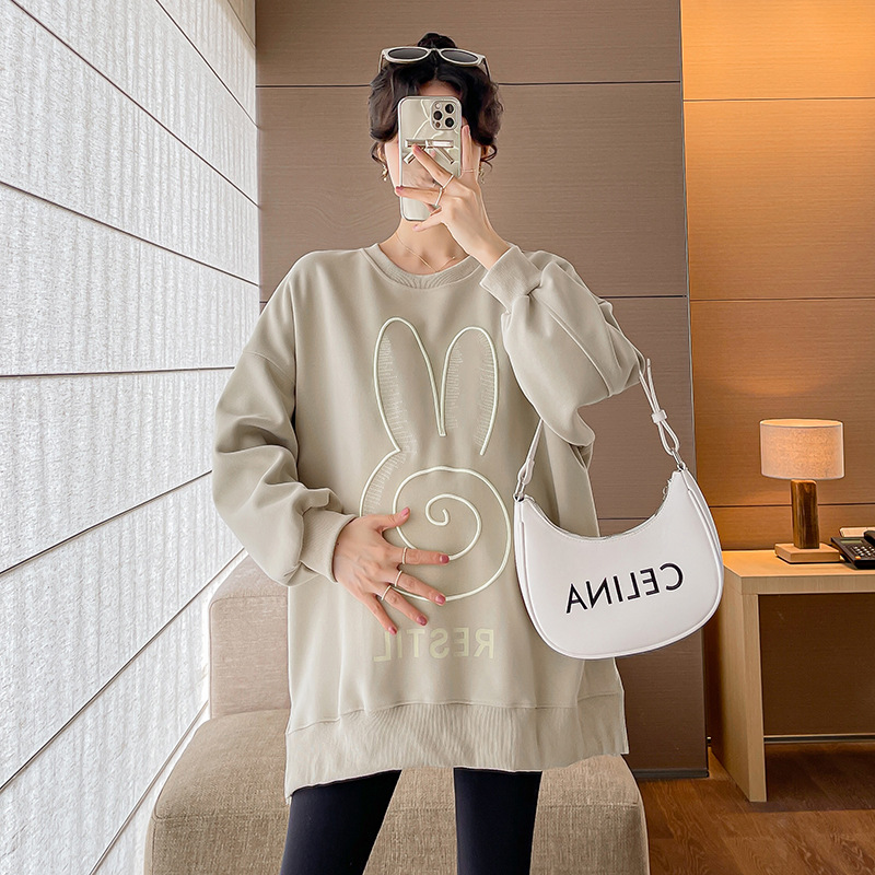 Real shot in stock maternity clothes autumn embroidered printed loose plus size sweater casual pullover round neck split long sleeve sweater
