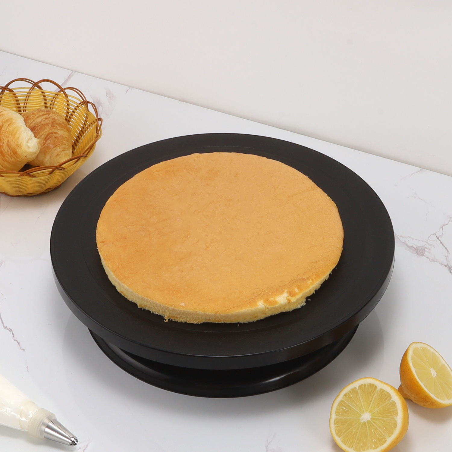 Manufacturer's Ready-Made Black Cake Rotating Table Cake Decoration Decorating Turntable Plastic Turntable Decorating Cream Workbench