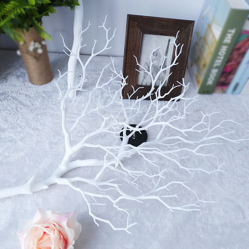 Factory wholesale simulation coral branches dead branches fake trees plastic trees wedding road guide dry branches ornaments shooting props