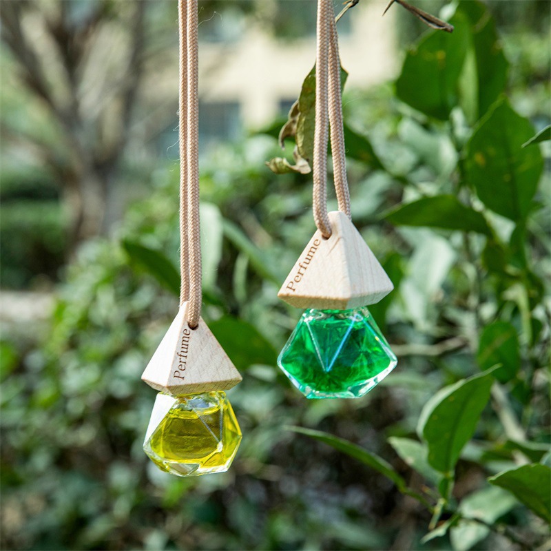 Car Perfume Pendant, High-End Car Fragrance Essential Oil, Long-Lasting Light Fragrance, Car Pendant, Cologne for Men and Women Only