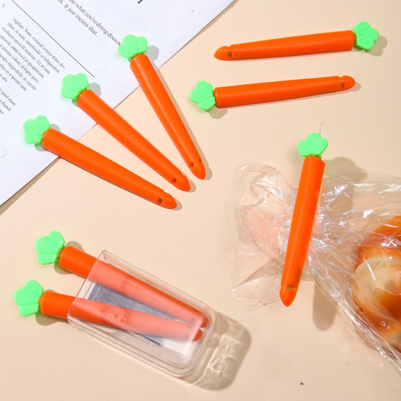 Factory wholesale food bag moisture-proof sealing clip plastic cartoon sealing clip large small size size optional LOGO printing