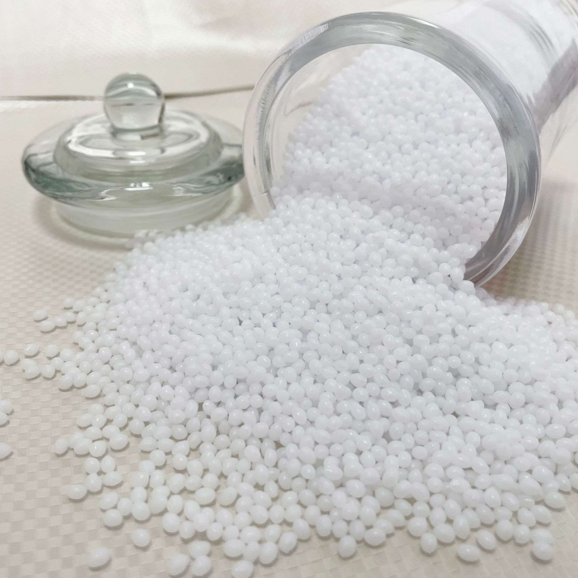 New Plastic Soil, Bright White and Round, Low Smell, Excellent Physical Performance, DIY Resin Clay Repair