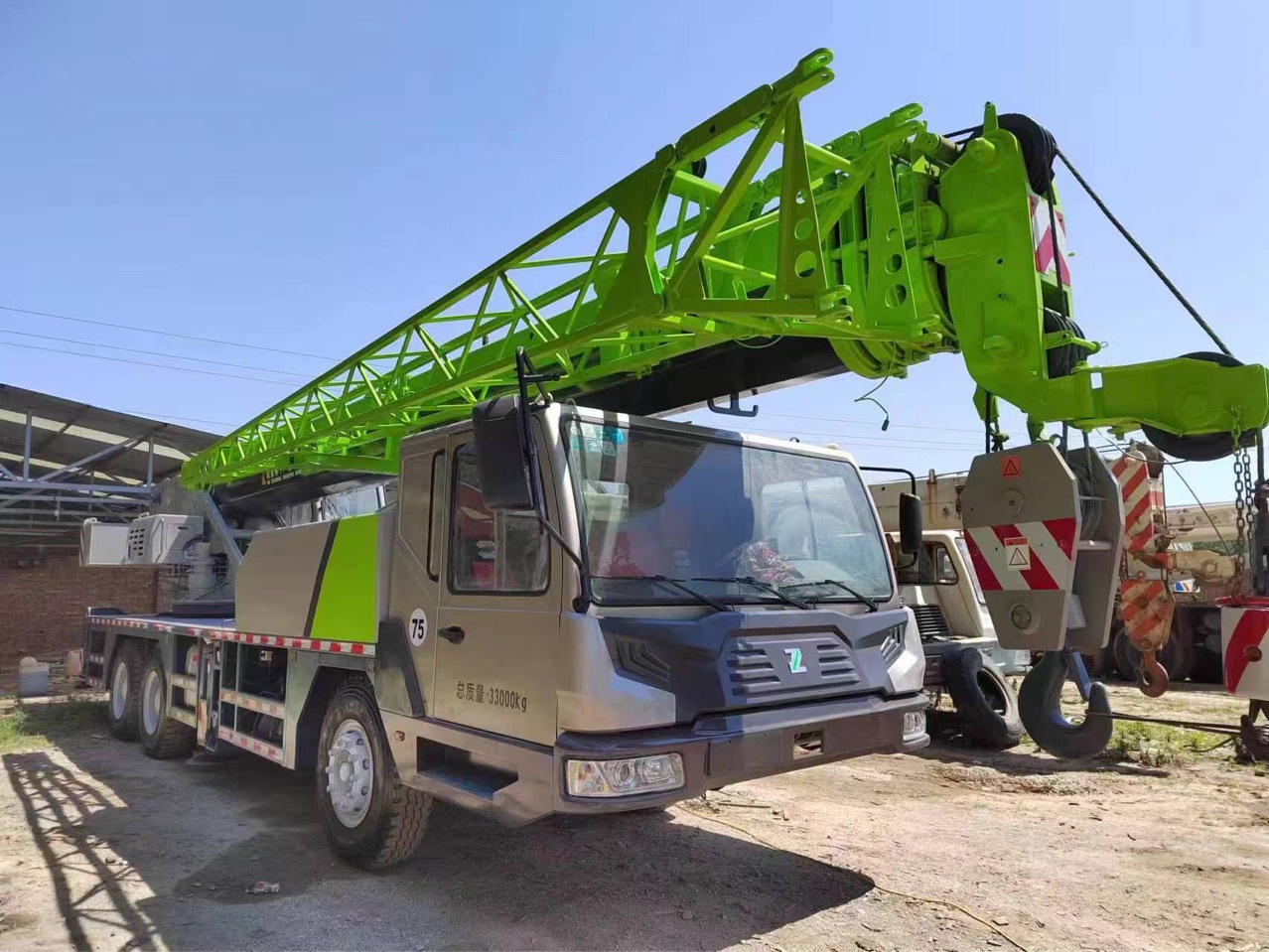 Б/у кран-манипулятор Zoomlion 25 тонн на продажу 25 тонн