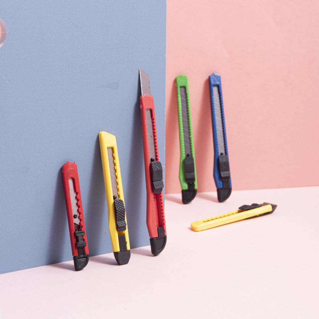 Портативный маленький универсальный нож, нож для открытия коробок, безопасный нож для бумаги для студентов, нож для пленки для обоев, оптовая продажа