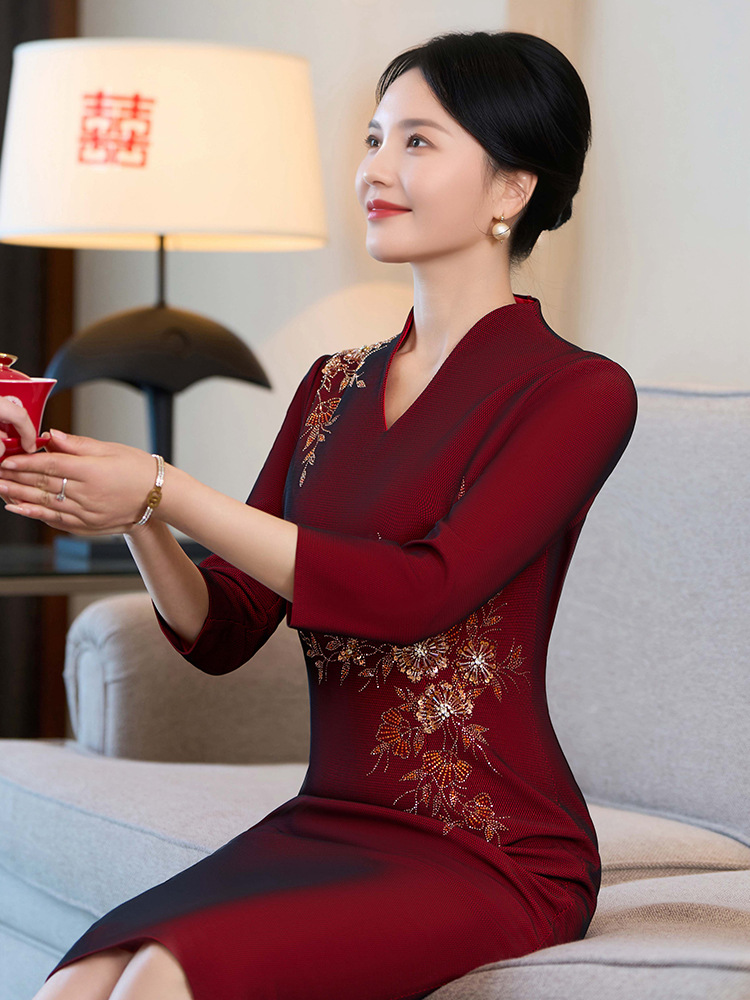Dropshipping Guangzhou Brand Middle-Aged and Elderly Women's Dresses Plus Size Wedding Banquet Dresses Noble Mother-In-Law Outfits
