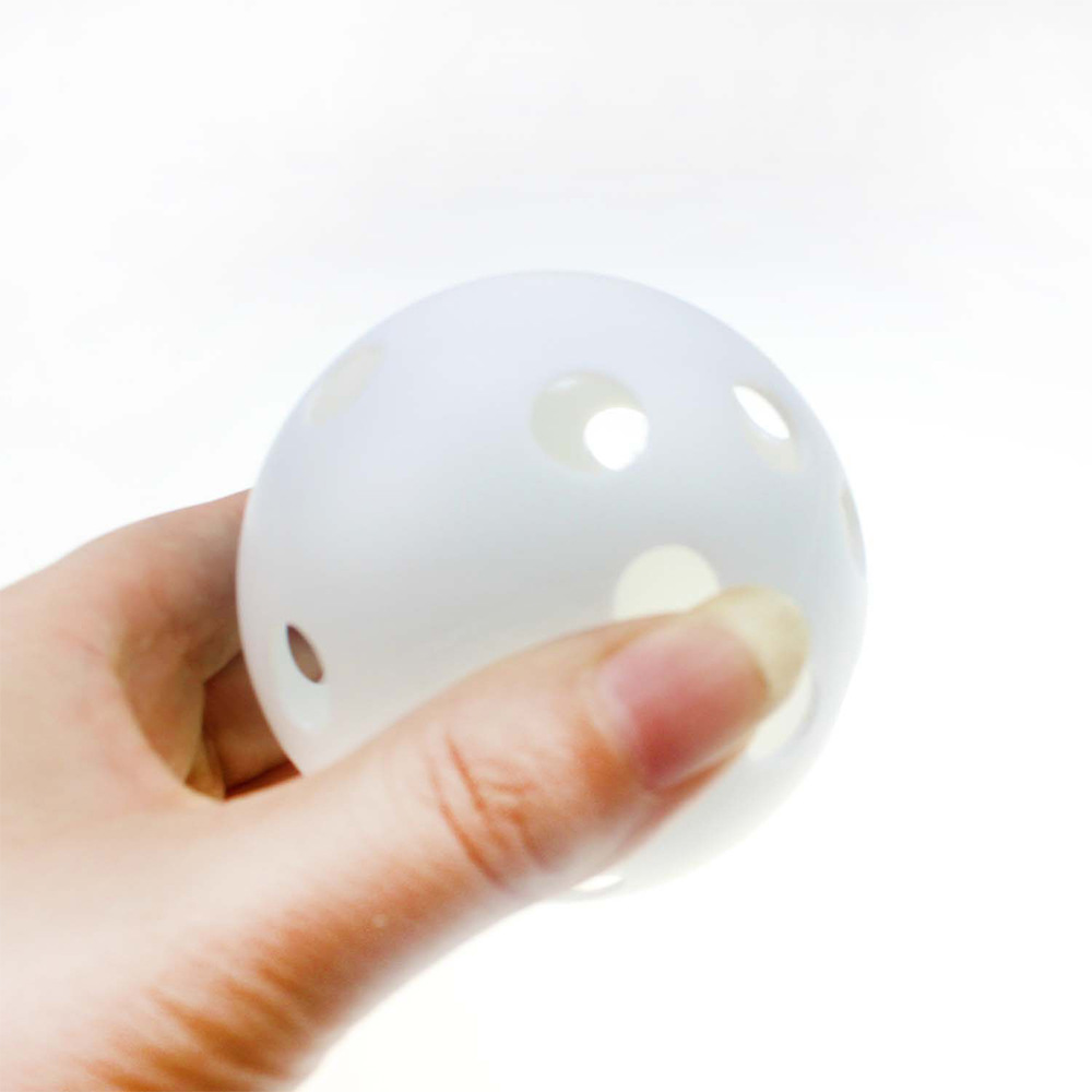 42mm hole ball indoor and outdoor goer ball practice ball 26-hole PE blowing plastic Wei floating ball Fu White