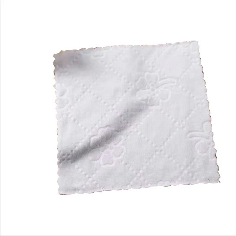 Hotel catering White small square kindergarten KTV wipes multifunctional disposable fiber towel wet wipes wholesale