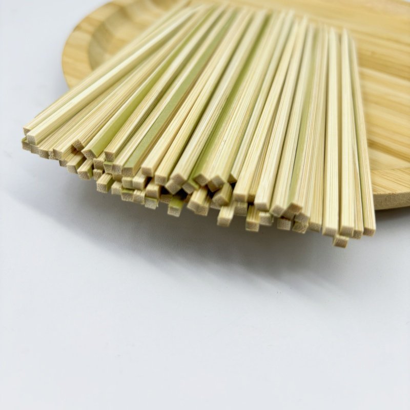 Grilled Bird Green Skin Bamboo Skewers Japanese Disposable Charcoal Barbecue Mutton Skewers Iron Cannon Skewers Flat Square Skewers Commercial Wholesale