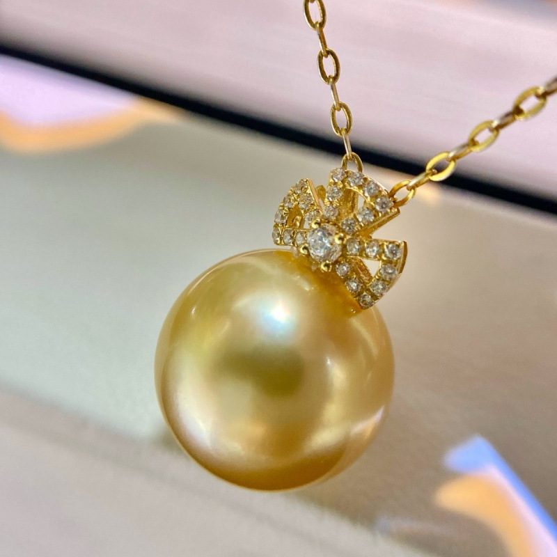 G18K Gold Clover Seawater Pearl Pendant Exquisite Accessible Luxury 12-13mm Seawater South Sea Gold Pearl