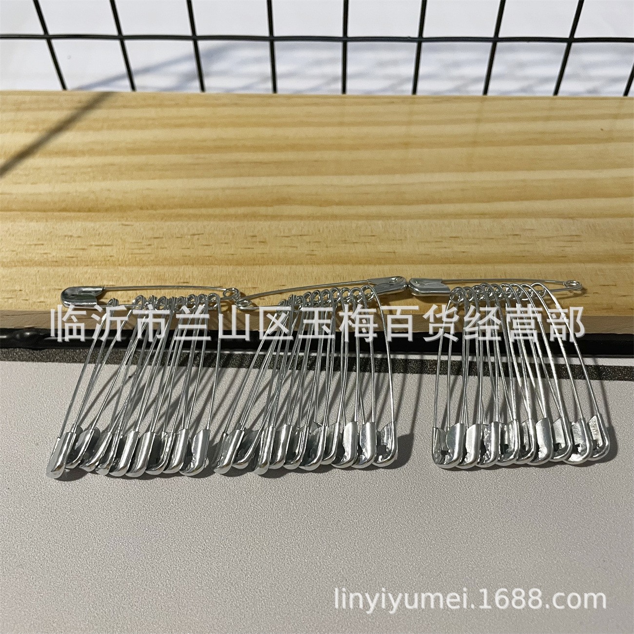 Barrel Pin No. 3 Pin Nickel Plated Steel Wire Brooch Simple Clothing Pin Button Pin One Yuan Stall Supply