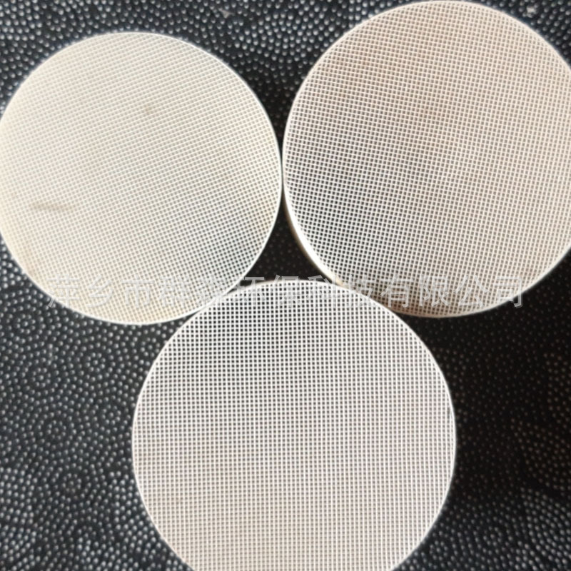 Трехходовой каталитический носитель для бензиновых автомобилей, стандарт Национального шести, керамический носитель из кордиерита