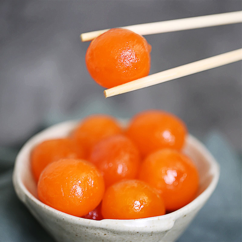 Guangzhou huiweiyuan factory wholesale 7-10g vacuum small 20 tablets/pack moon cake egg yolk crisp baking fillings salted egg yolk