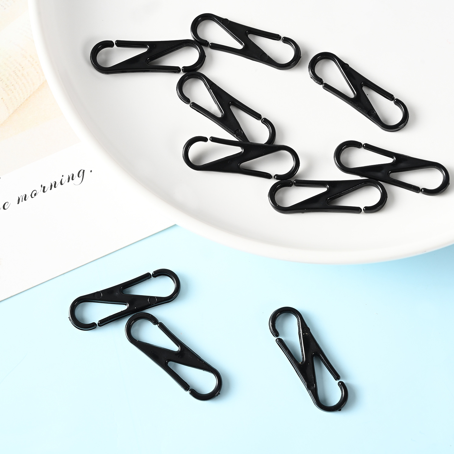 PlaStic POM Glove Hook 8-Shaped Hook Buckle Windproof Rope Hook Buckle 8-Shaped Hook Buckle S-Shaped Hook Towel Hook AcceSSorieS WholeSale