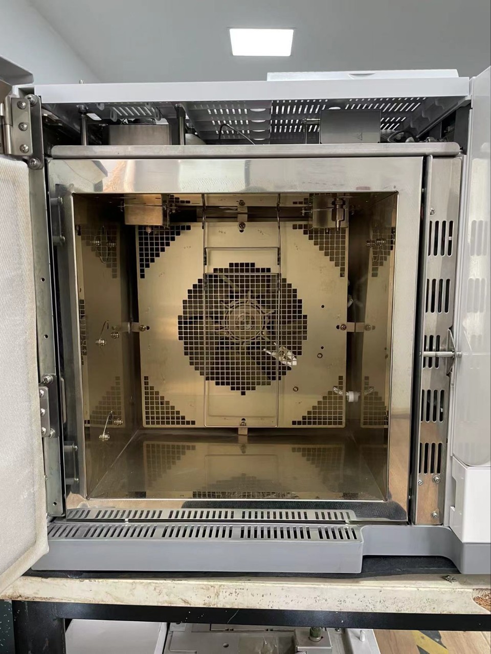 Used Shimadzu Gc-2010 Plus Gas Chromatograph