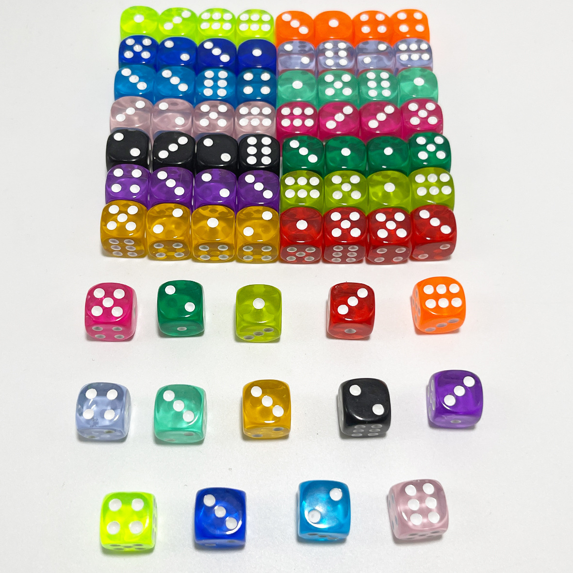 Yiwu Dege leisure and entertainment wholesale 14mm14mm 14 transparent crystal color dice color dice
